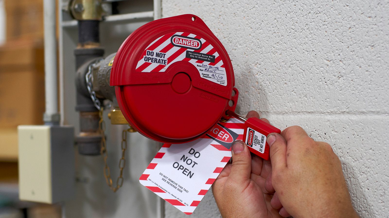 Lockout/tagout Safety Tip | J. J. Keller® Compliance Network