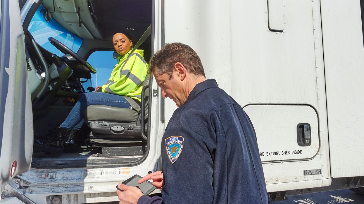 What data does the ELD show an officer?