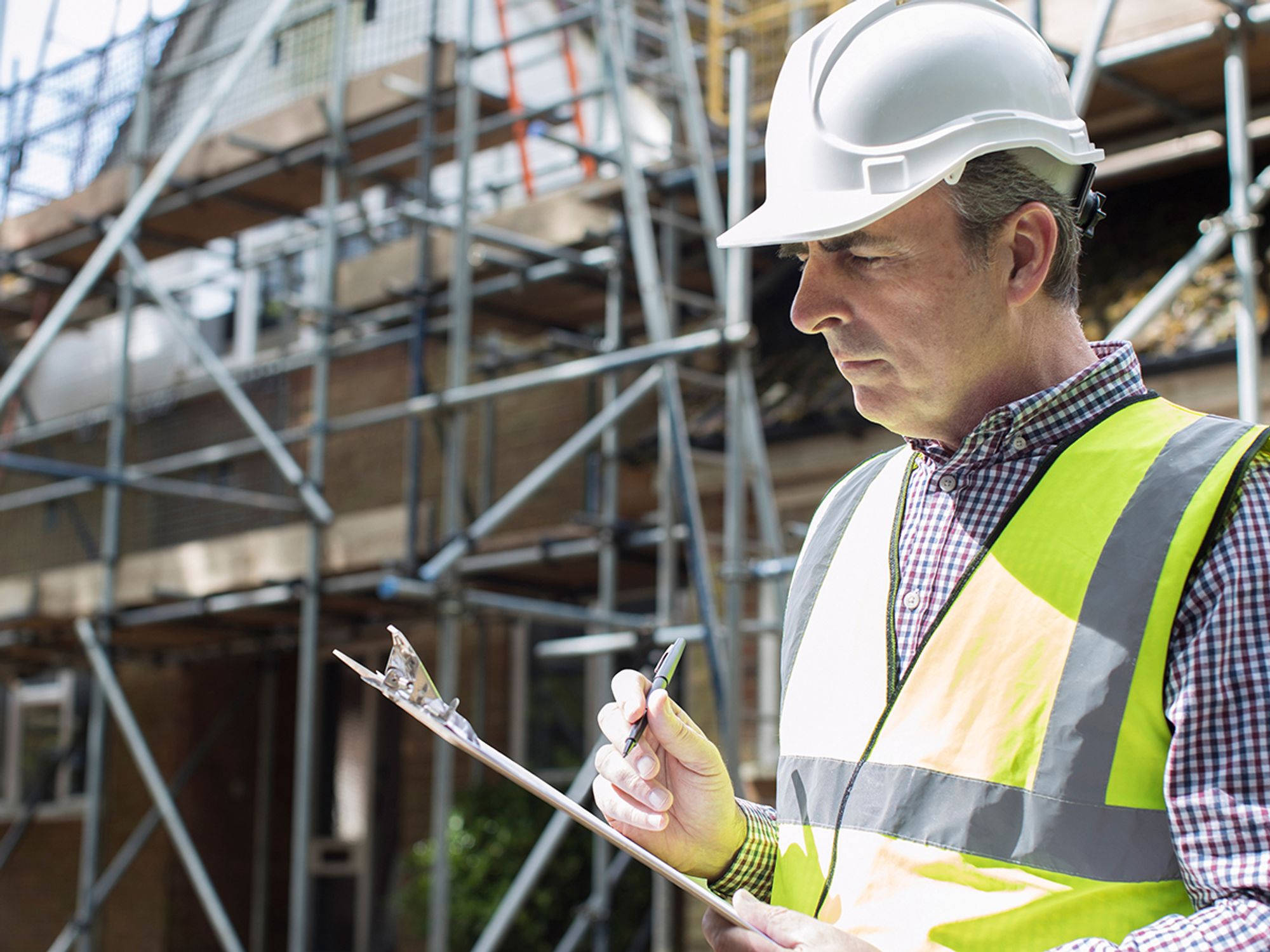 Know the OSHA regulations that govern fall protection