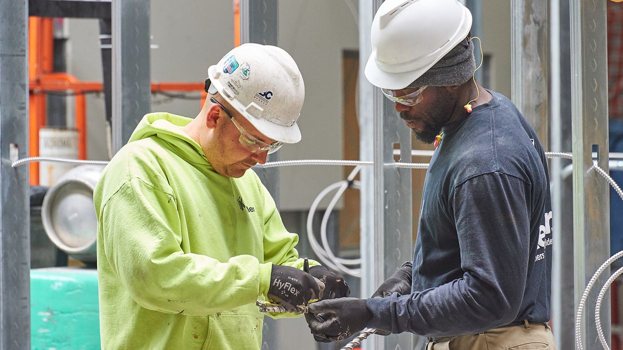 What is the difference between qualified and unqualified electrical workers?