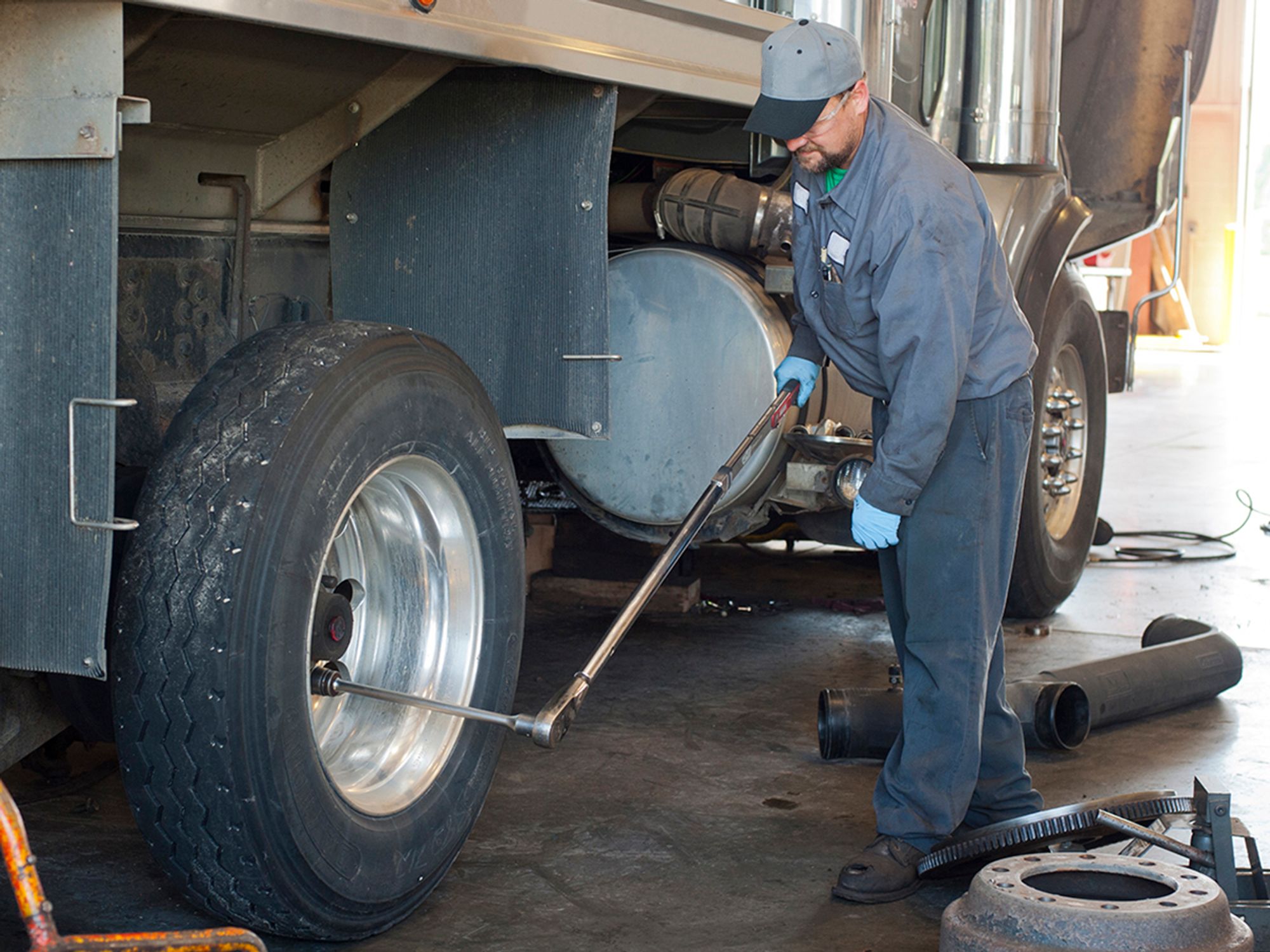 Tire-servicing equipment and wheel component compatibility