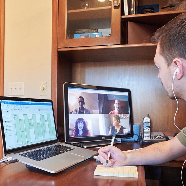 Tips for successfully managing remote workers