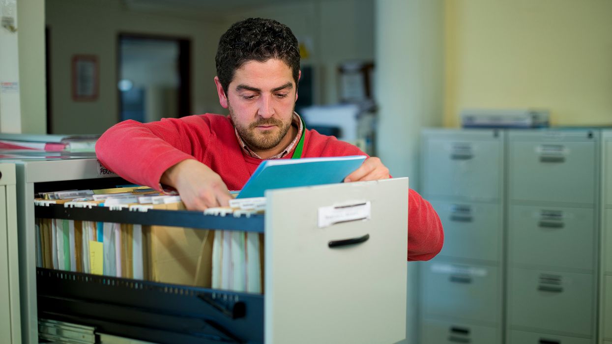 What is the “traffic light employee record system” and why should I consider it?