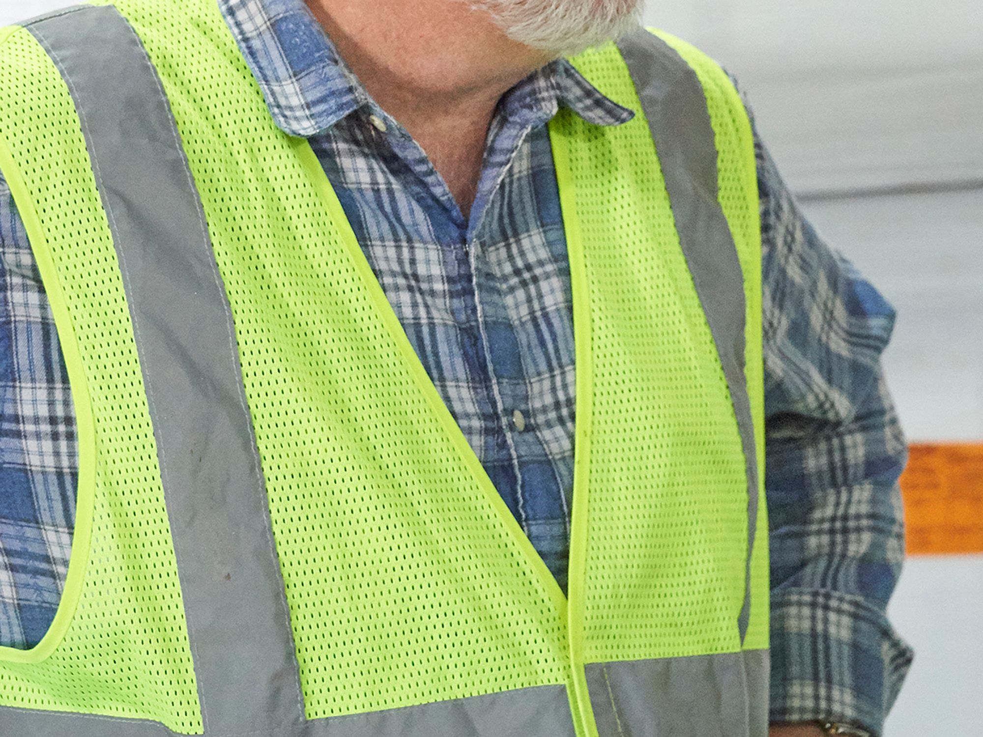 What are the criteria for safety vests?