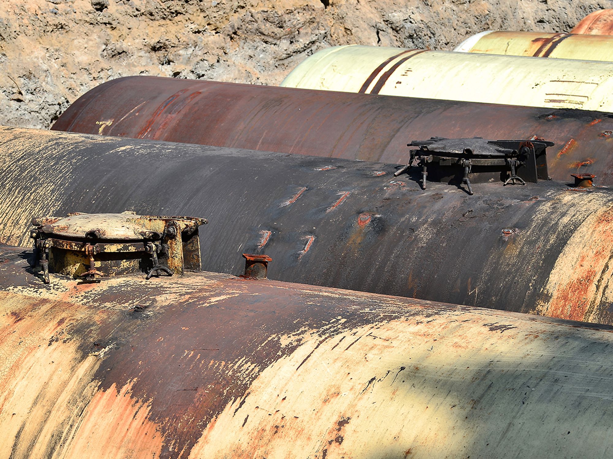 Tank and piping installation