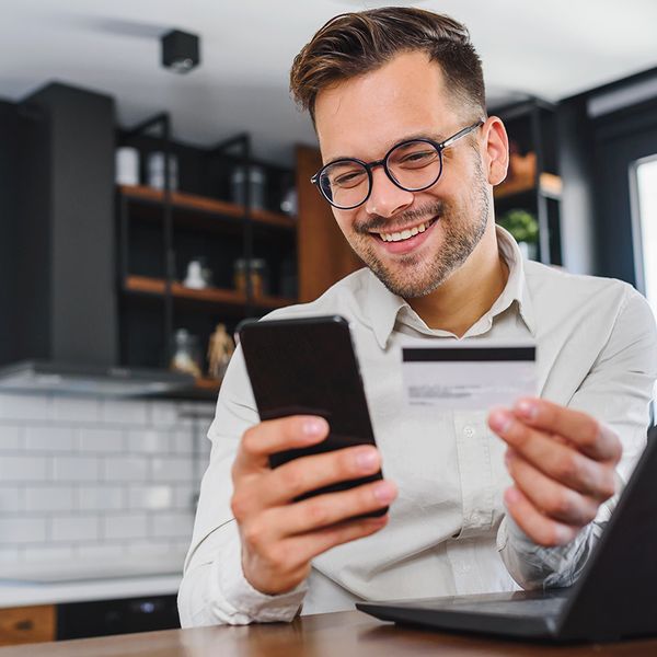 Timesheet app tracks employee work hours