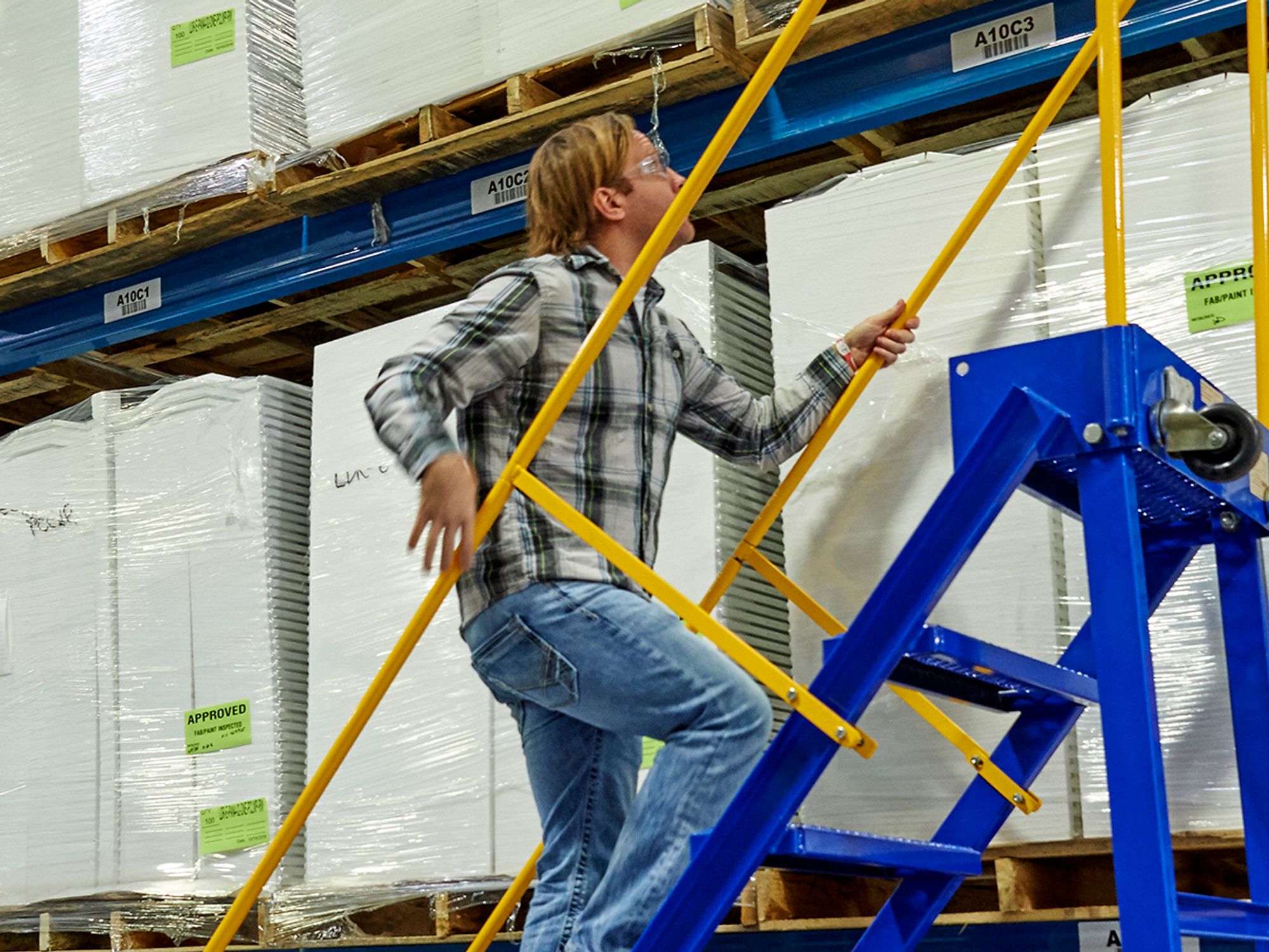 Protect workers using mobile ladder stands