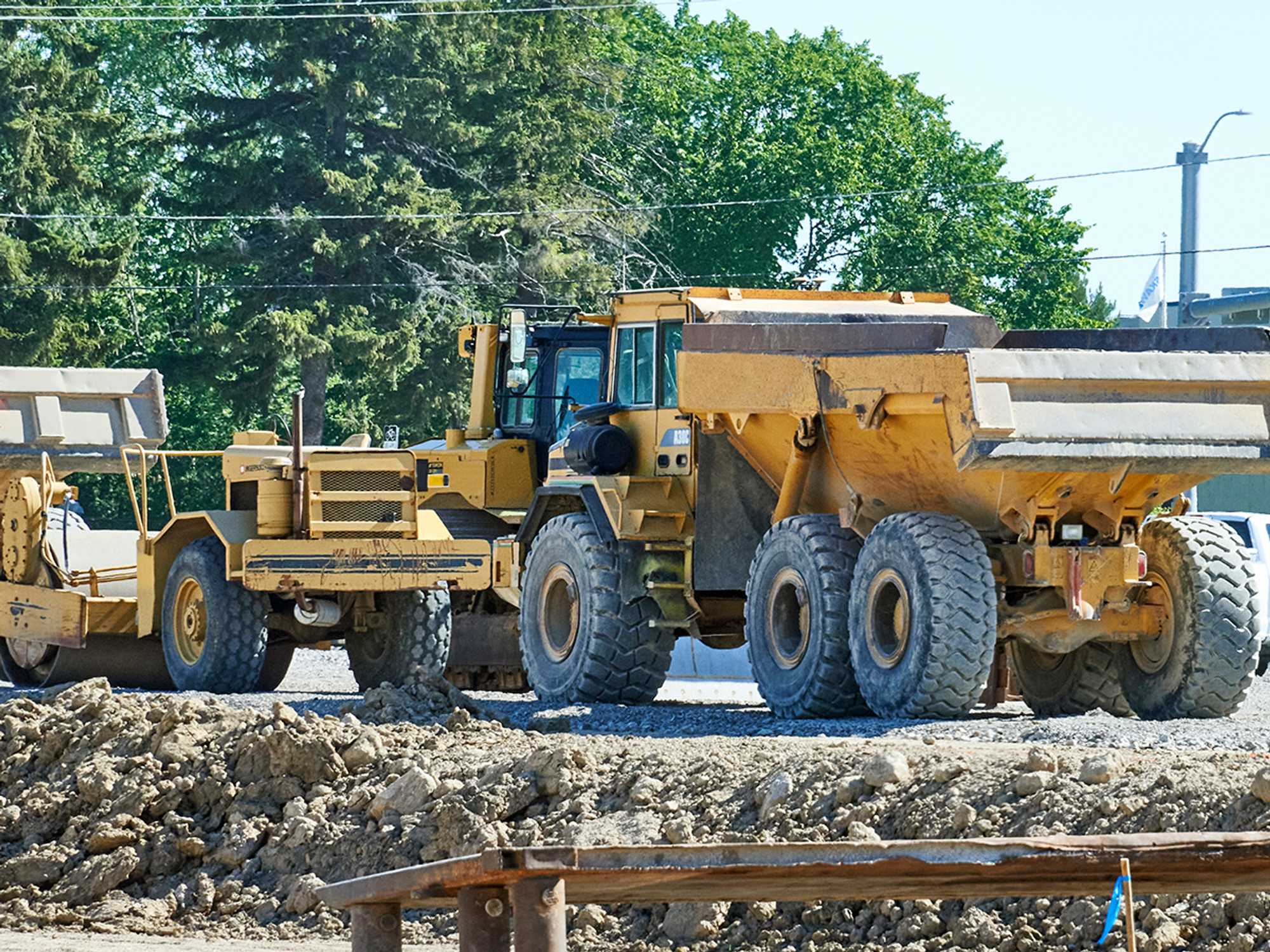 Prevent workers from being pinned between equipment and a solid object