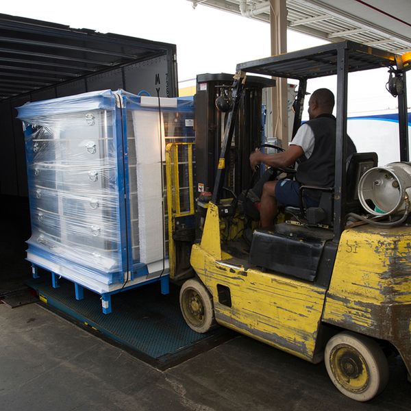 Prevent hiccups at pickups and deliveries through site evaluations