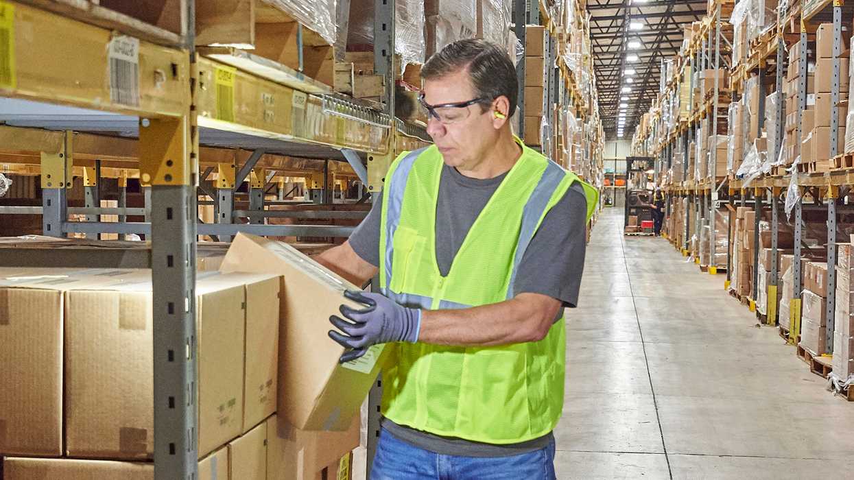 OSHA reminds retailers to protect workers during holiday shopping season