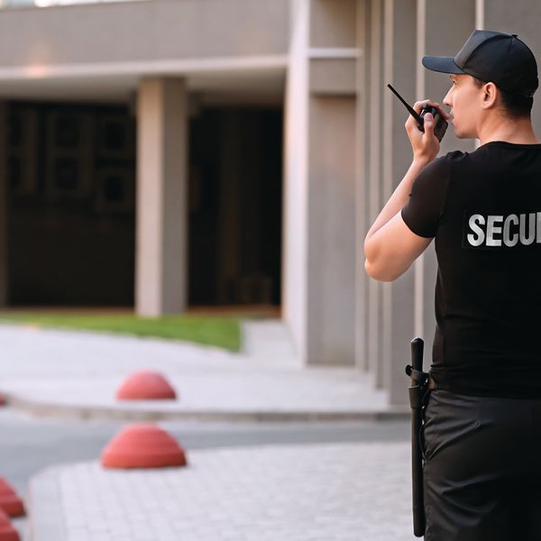 Ensure that employees who work alone prioritize their own safety