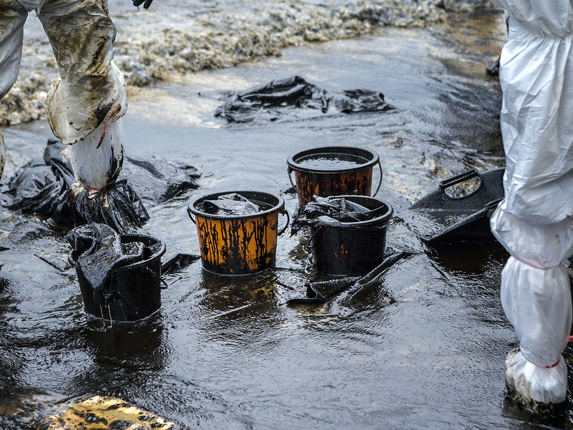 Petroleum exclusion and other hazardous substances not reportable