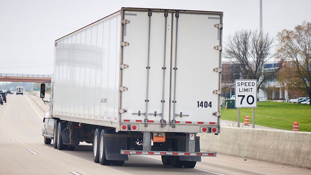 Tell your drivers: Don’t ‘shoulder the load’ on an exit or on-ramp