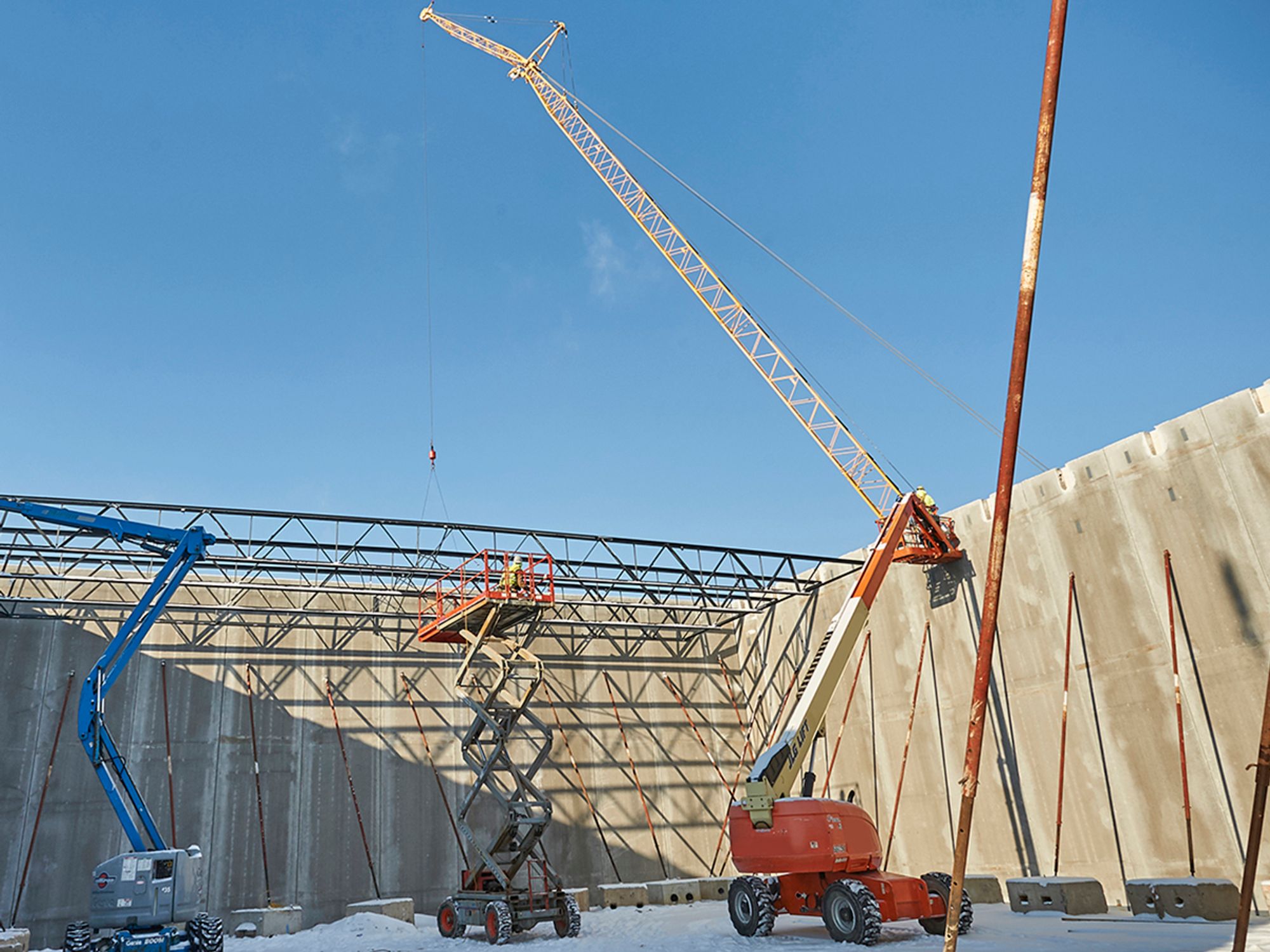 Cranes, lifts, and scaffolding