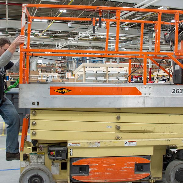 Elevating scissor lift safety through training