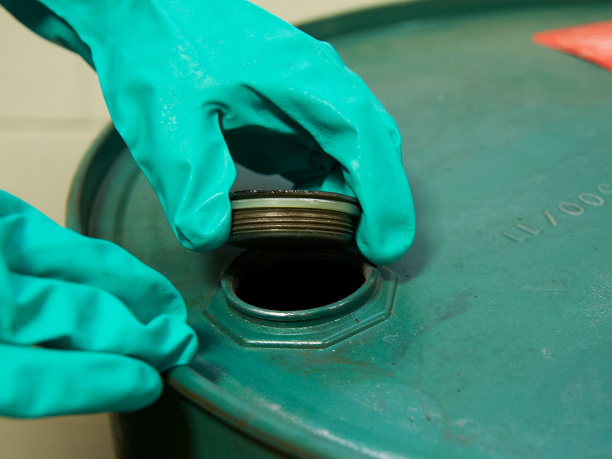 Leakproofness test