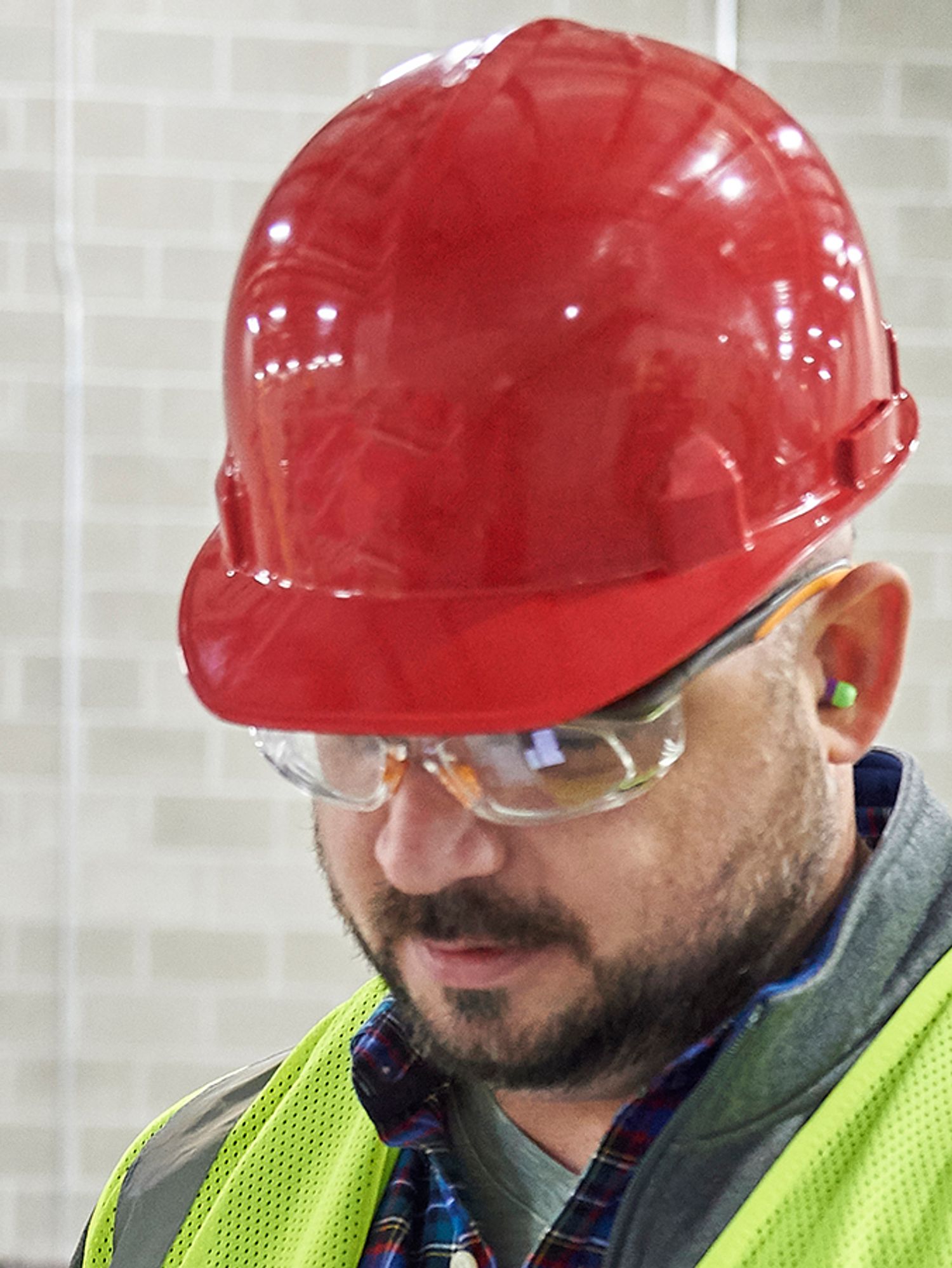 Does OSHA suddenly require “helmets” now instead of hard hats