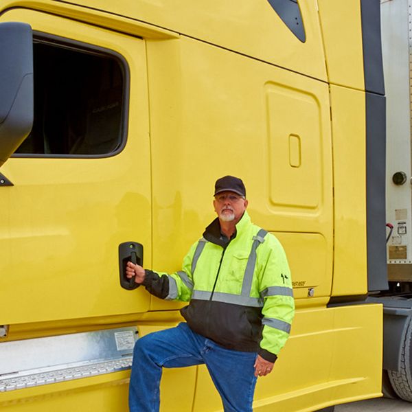 FMCSA accepting young driver pilot program applications