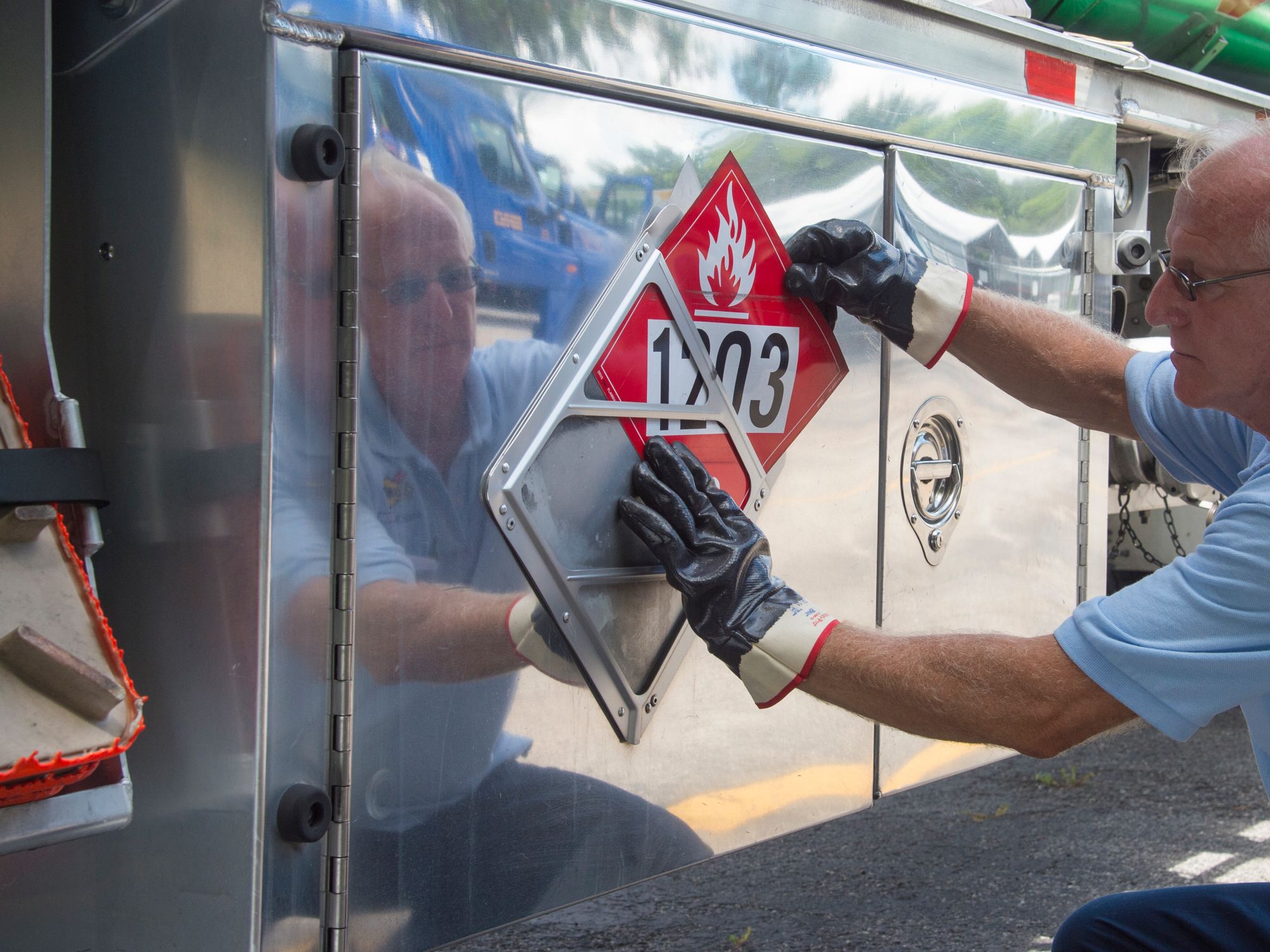 DOT labels and placards