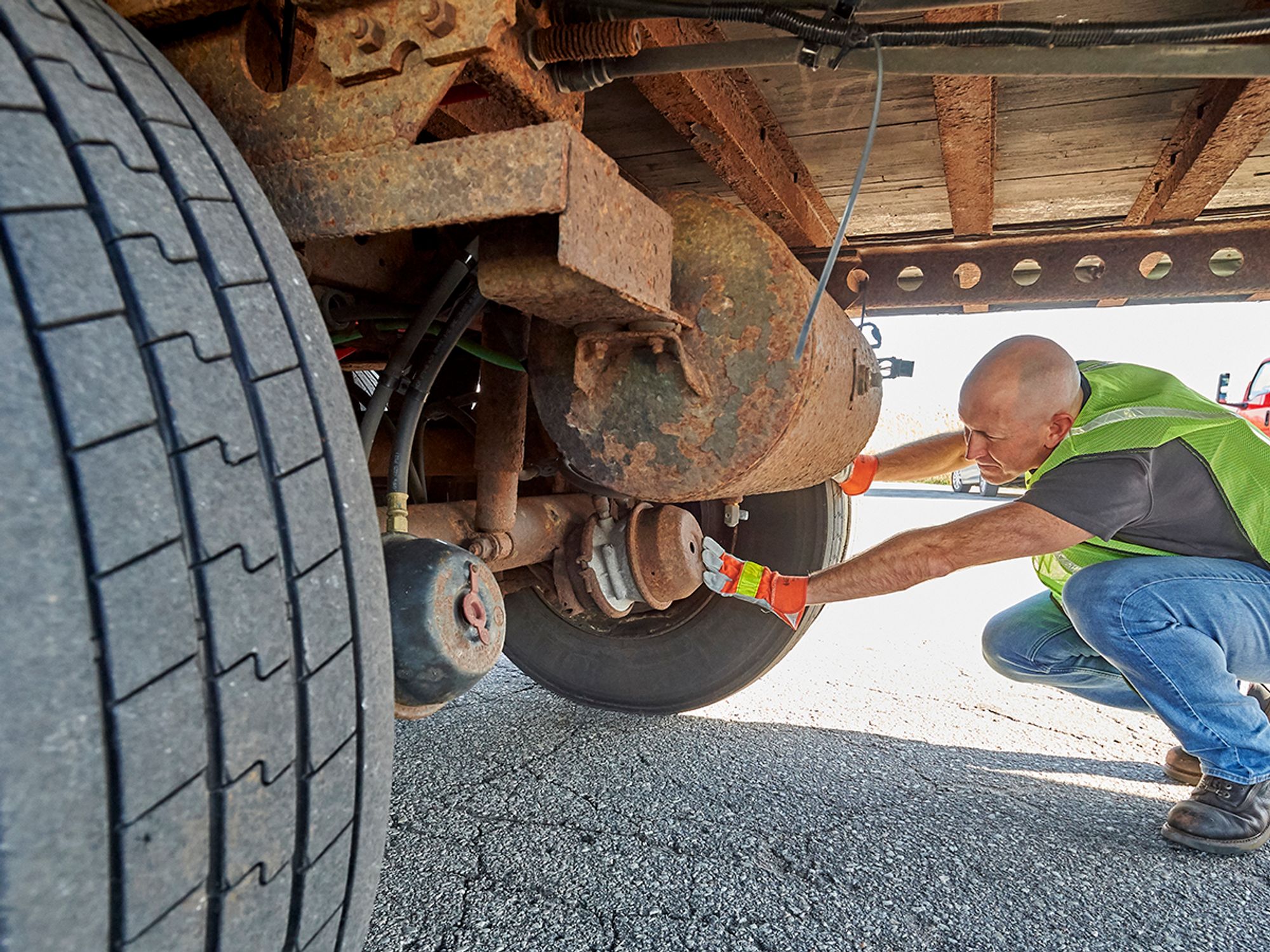 Automatic brake adjusters and indicators