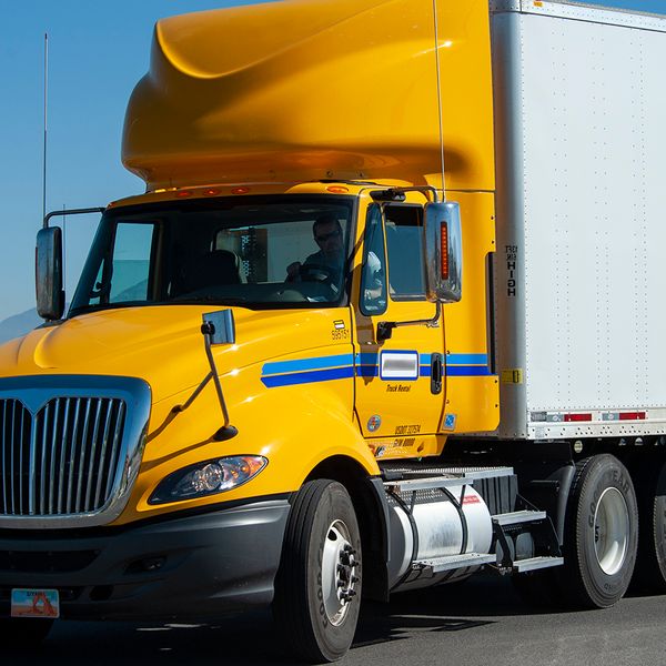 Marking a leased or rented vehicle