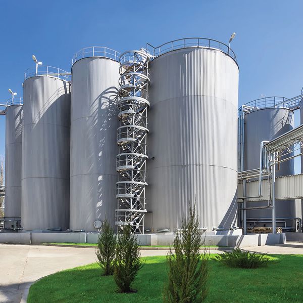 Growing surplus of oil inventories concerns feds