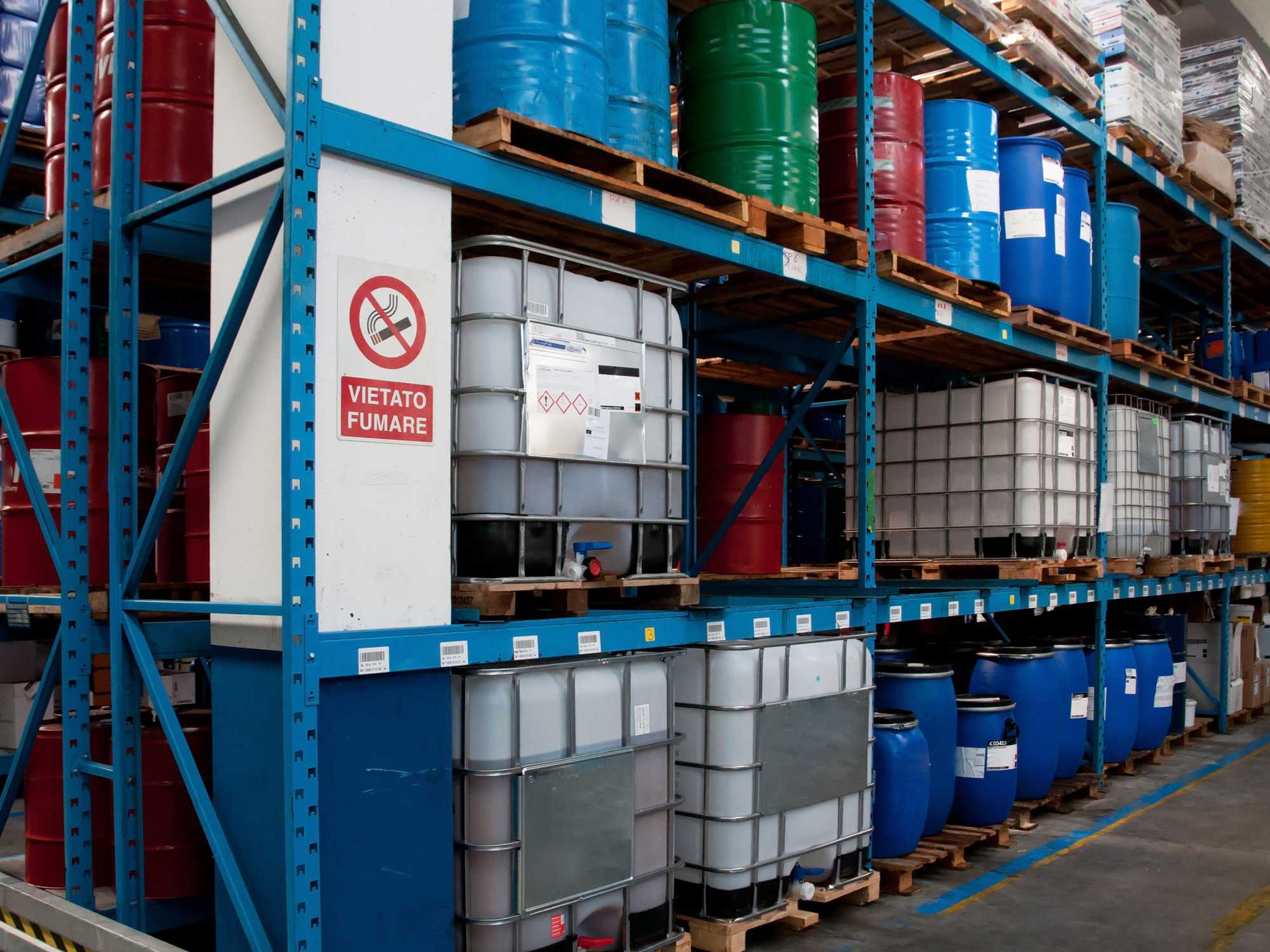 Containment buildings