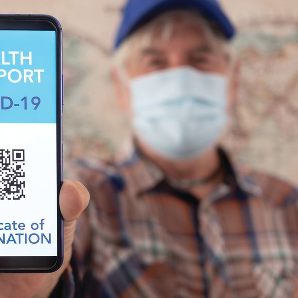 Canada requires vaccines for truckers at border