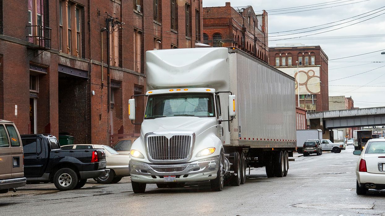 Navigating with confidence: The art of defensive driving in urban areas