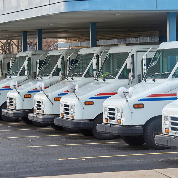 BENEFIT MINUTE: Is there a particular method employers must use to send FMLA paperwork?