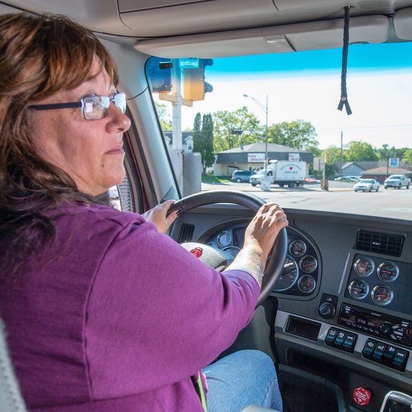 Carrier that hasn't hired a female driver in 37 years must pay $490,000 to settle sex discrimination suit