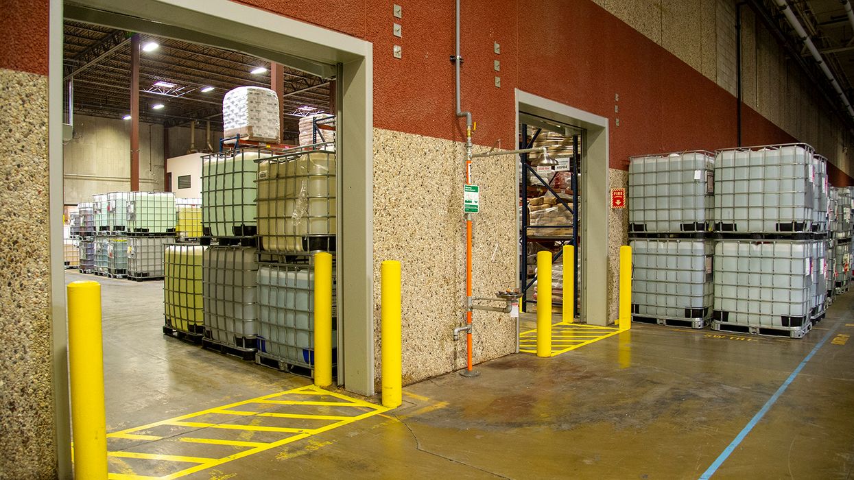Warehouses: Who provides EPCRA emergency planning notification?