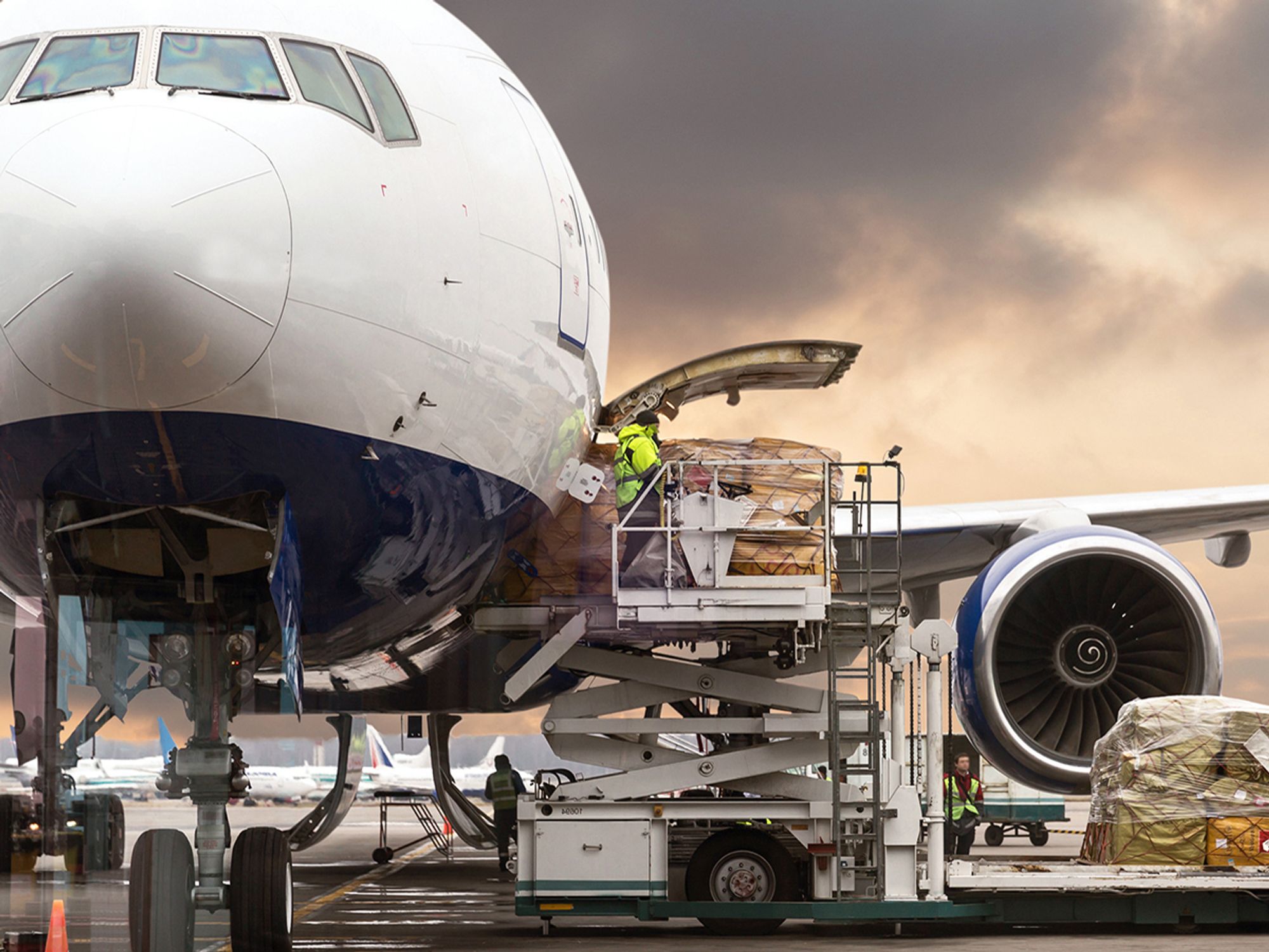 Damaged dangerous goods packages under IATA
