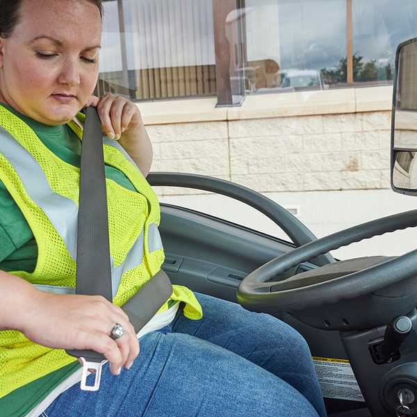Why are there so few women truckers? ATRI study identifies top barriers
