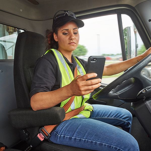 Distracted Driving Awareness Month: An opportunity to dialogue with employees