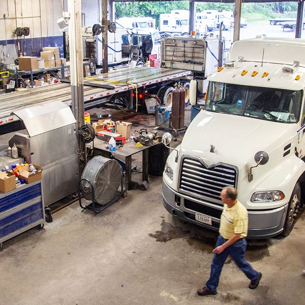 DOT proposes automatic brakes for heavy vehicles