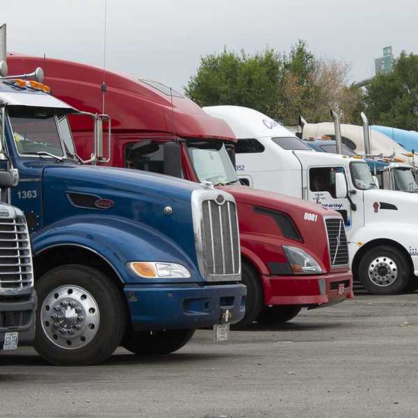 More states consider ban on driverless trucks