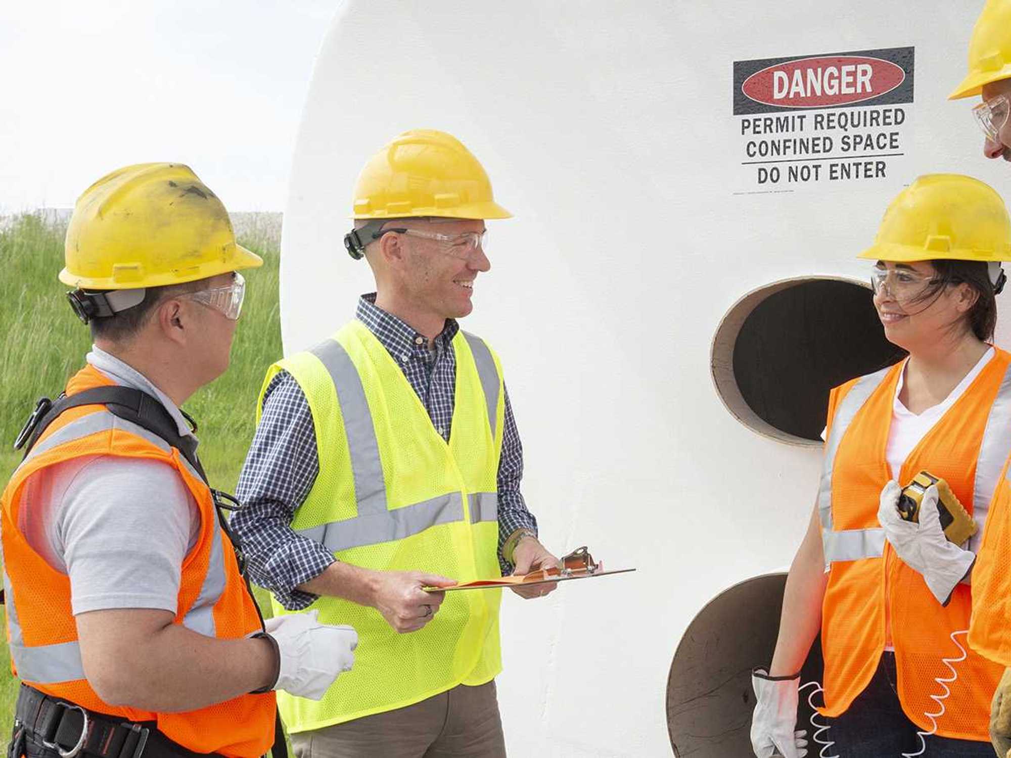 What are the duties of attendants, entrants, and entry supervisors? (Construction)