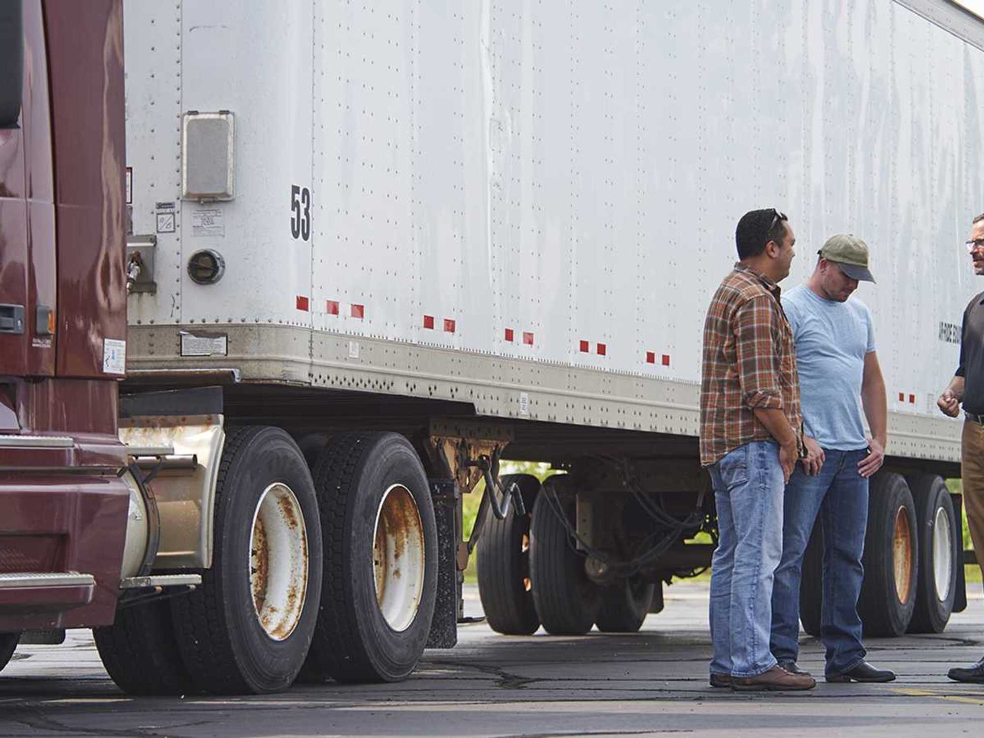 What are red flags during driver interviews?