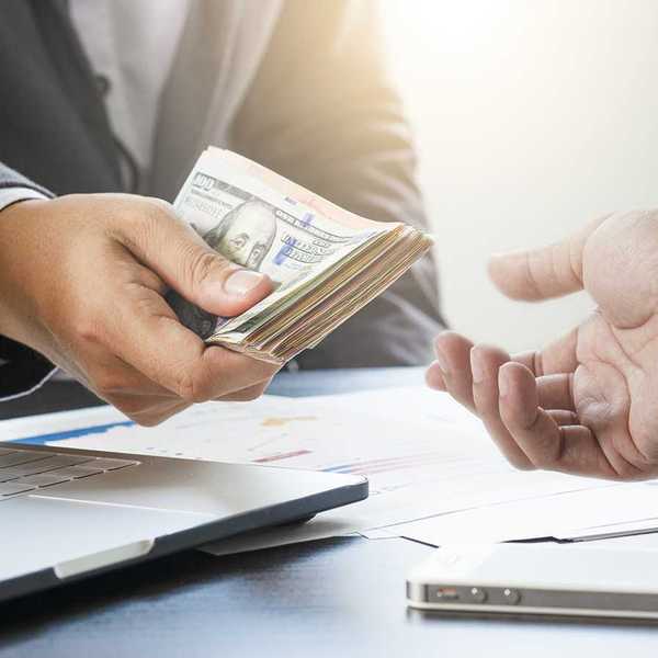 A lower raise and smaller bonus were FMLA retaliation, court rules