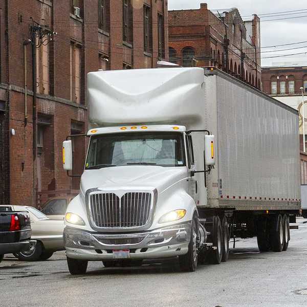 Navigating with confidence: The art of defensive driving in urban areas