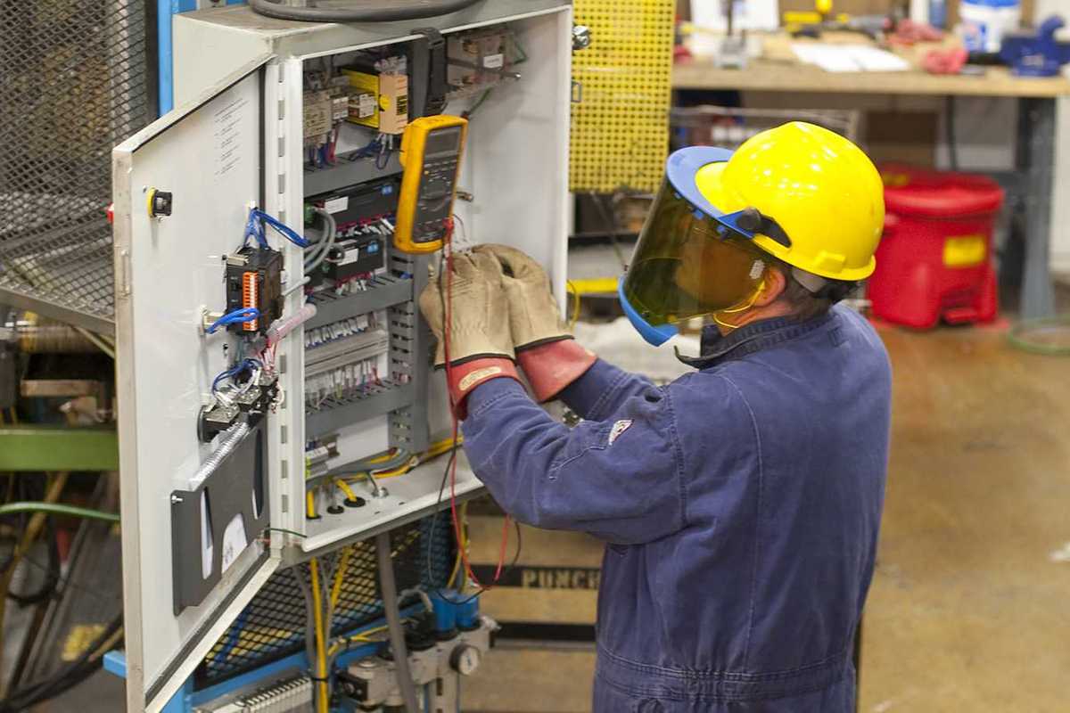 Electrical safety: Facts about the flash