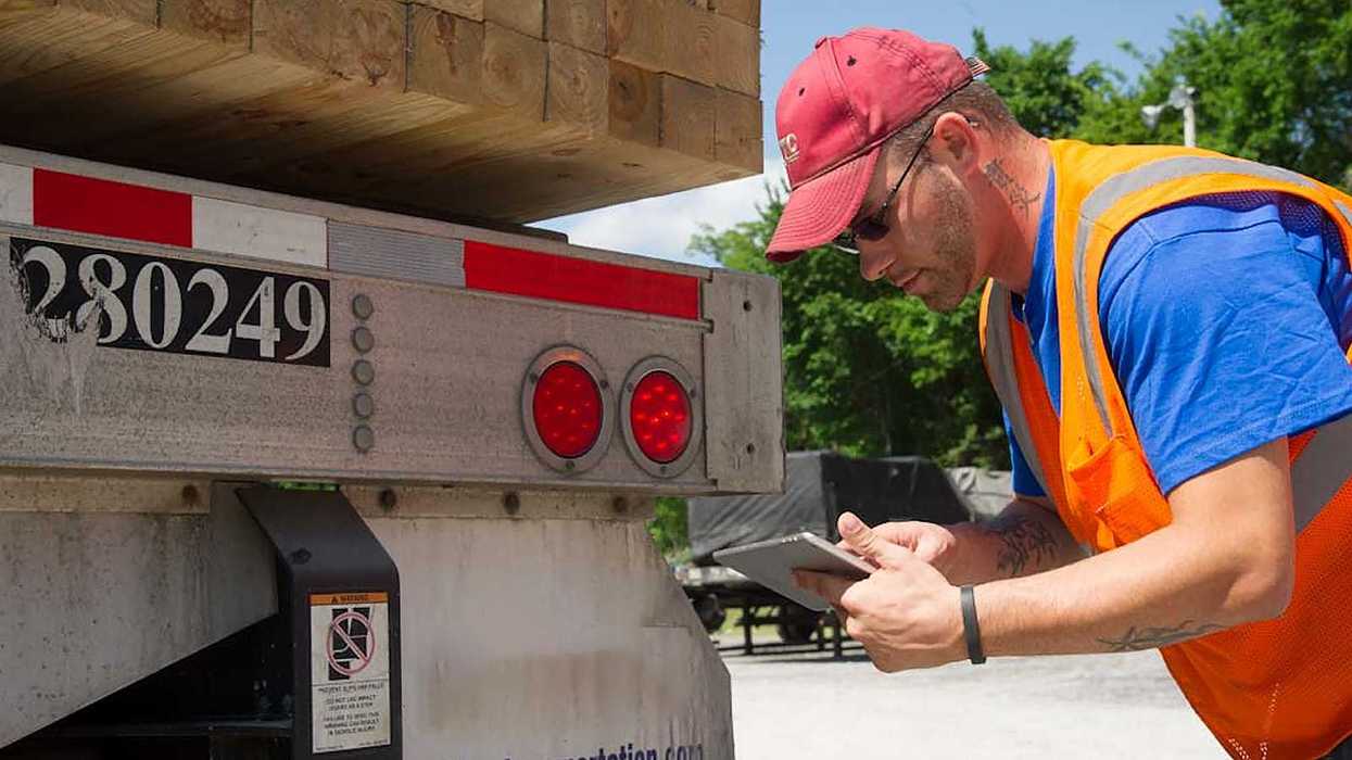 Don’t get caught in the dark: What you need to know about Canada’s truck lighting regulations.